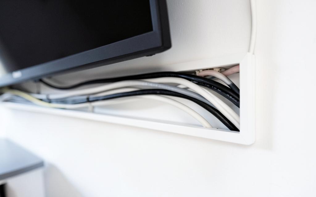 Illustrative image: Cables